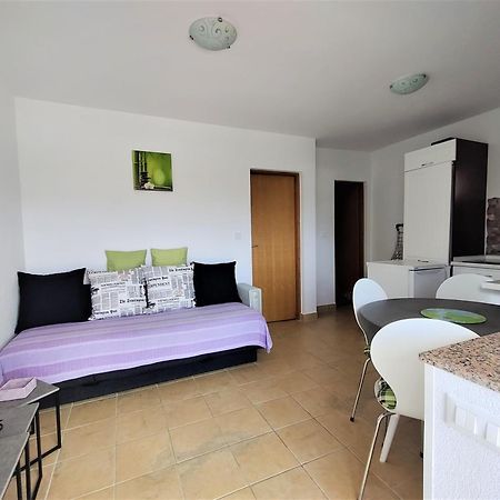 Apartman Kristina Vrbnik Bagian luar foto