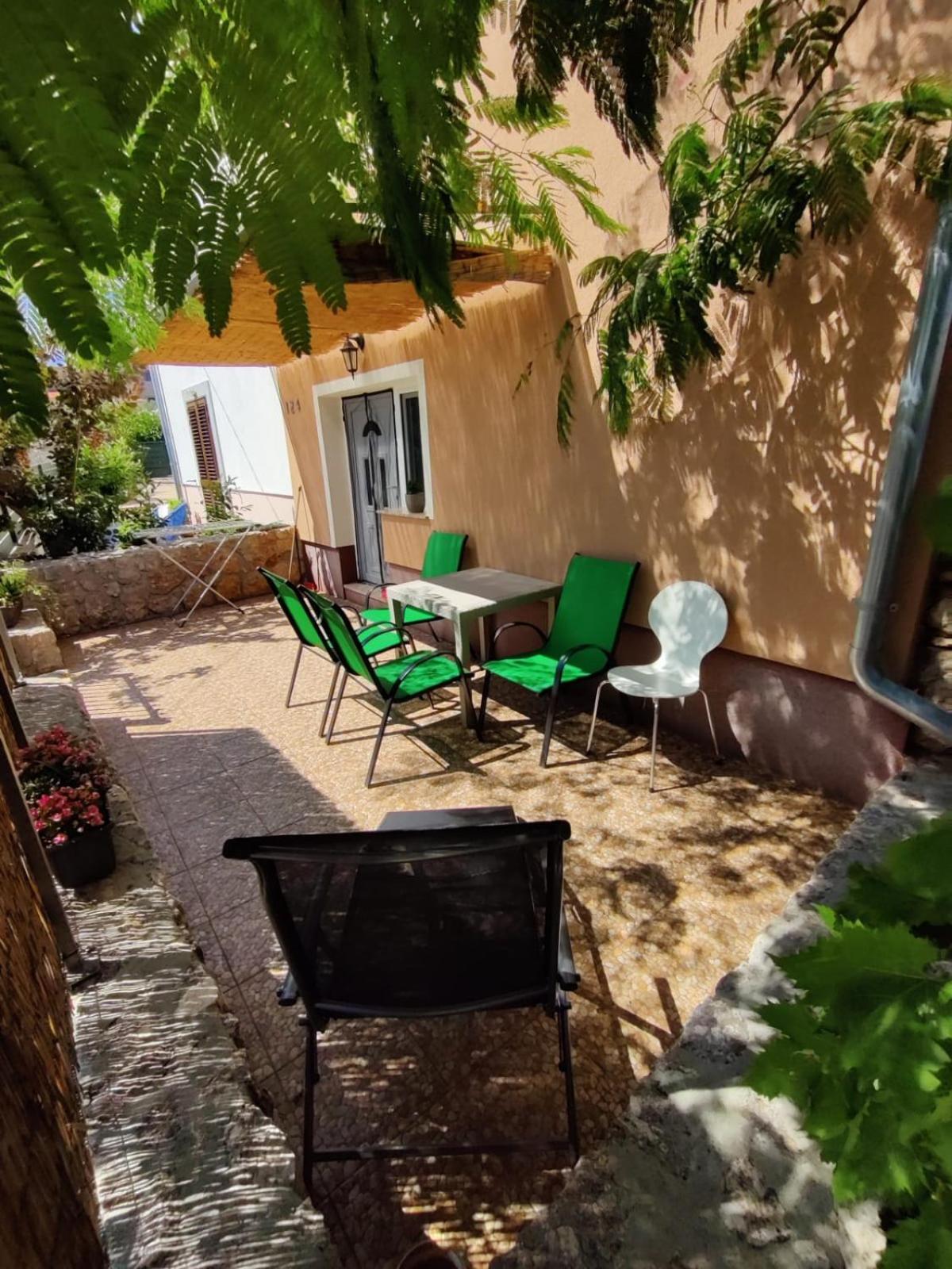 Apartman Kristina Vrbnik Bagian luar foto